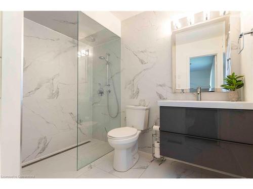 2150 Elmhurst Avenue, Oakville, ON - Indoor Photo Showing Bathroom