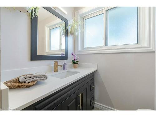 1 Ellendale Crescent, Brampton, ON - Indoor Photo Showing Bathroom