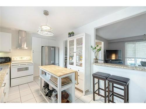 1 Ellendale Crescent, Brampton, ON - Indoor Photo Showing Kitchen