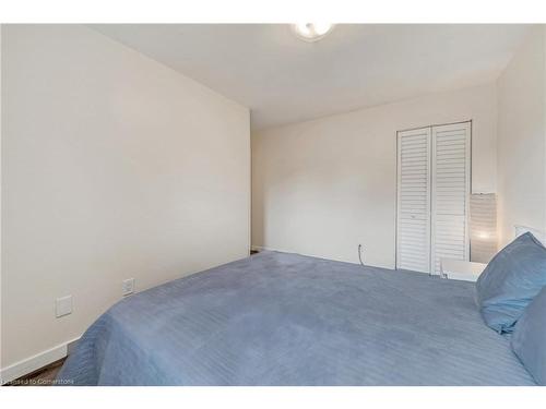 22-5286 Bromley Road, Burlington, ON - Indoor Photo Showing Bedroom