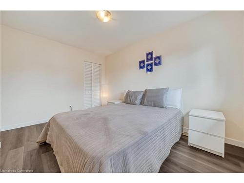 22-5286 Bromley Road, Burlington, ON - Indoor Photo Showing Bedroom