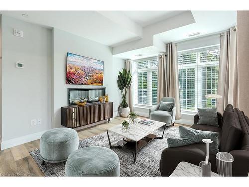 301-153 Wilson Street W, Hamilton, ON - Indoor Photo Showing Living Room