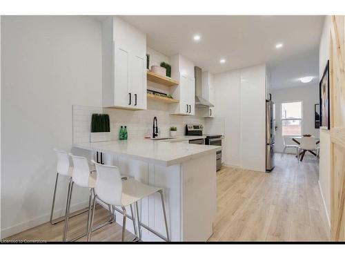 40 Fullerton Avenue, Hamilton, ON - Indoor Photo Showing Kitchen