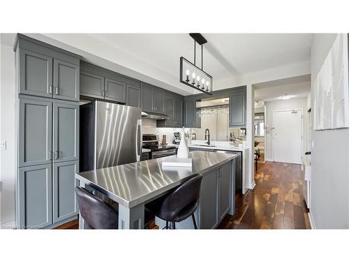 602-200 Burnhamthorpe Road E, Mississauga, ON - Indoor Photo Showing Kitchen With Stainless Steel Kitchen