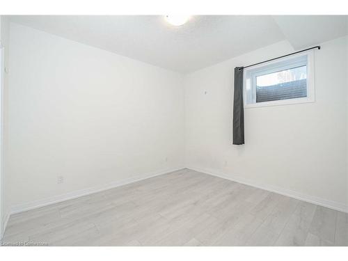 83-261 Woodbine Avenue, Kitchener, ON - Indoor Photo Showing Other Room