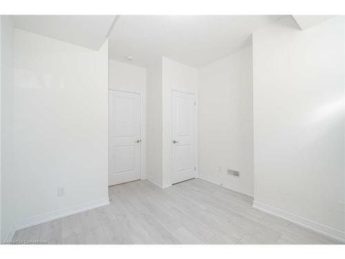 83-261 Woodbine Avenue, Kitchener, ON - Indoor Photo Showing Other Room