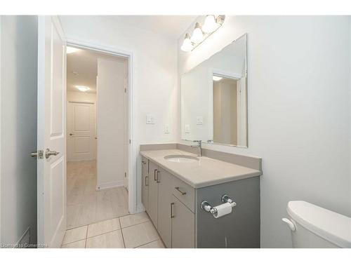 83-261 Woodbine Avenue, Kitchener, ON - Indoor Photo Showing Bathroom