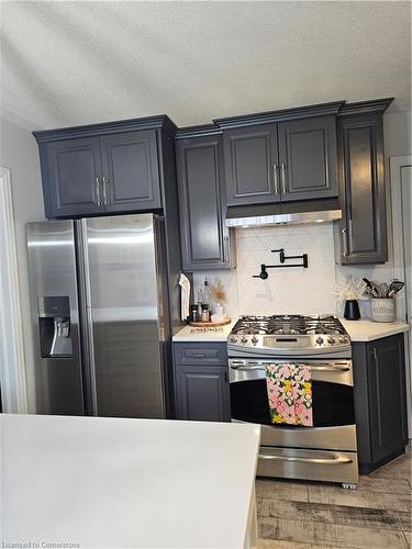 927 Farnham Road, London, ON - Indoor Photo Showing Kitchen