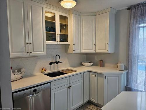 927 Farnham Road, London, ON - Indoor Photo Showing Kitchen