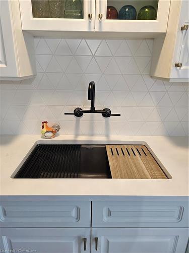 927 Farnham Road, London, ON - Indoor Photo Showing Kitchen