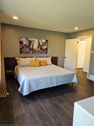 927 Farnham Road, London, ON - Indoor Photo Showing Bedroom