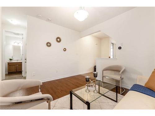 6 West Oak Trail, Kitchener, ON - Indoor Photo Showing Living Room