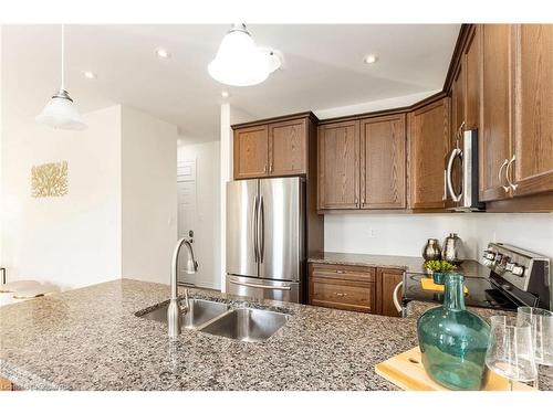 6 West Oak Trail, Kitchener, ON - Indoor Photo Showing Kitchen With Double Sink With Upgraded Kitchen