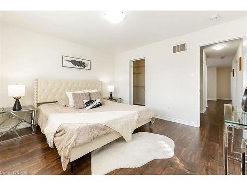 6 West Oak Trail, Kitchener, ON - Indoor Photo Showing Bedroom