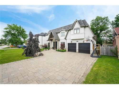 1040 Kent Avenue, Oakville, ON - Outdoor