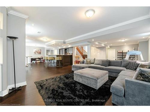 1040 Kent Avenue, Oakville, ON - Indoor Photo Showing Living Room