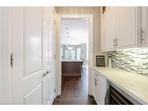 1040 Kent Avenue, Oakville, ON - Indoor