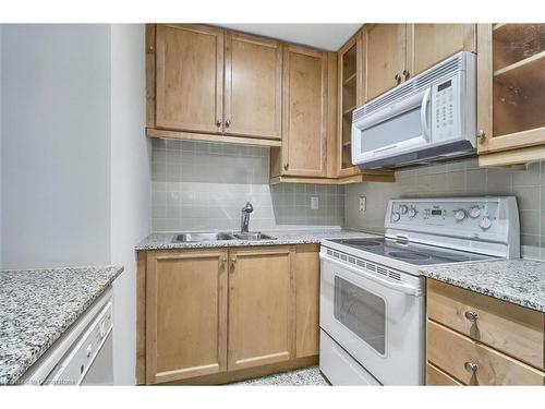 601-60 Byng Avenue, Toronto, ON - Indoor Photo Showing Kitchen