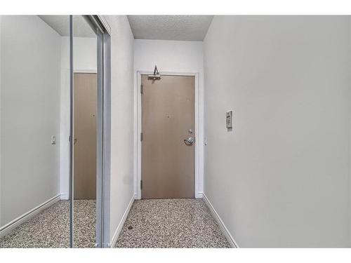 601-60 Byng Avenue, Toronto, ON - Indoor Photo Showing Other Room