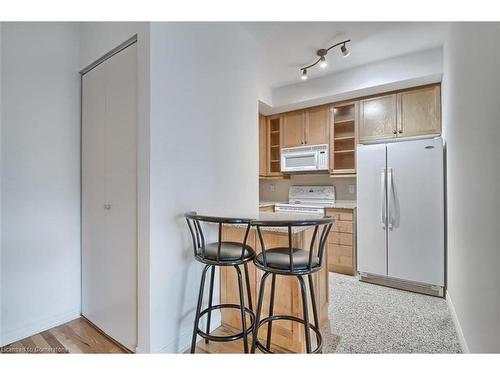 601-60 Byng Avenue, Toronto, ON - Indoor Photo Showing Kitchen