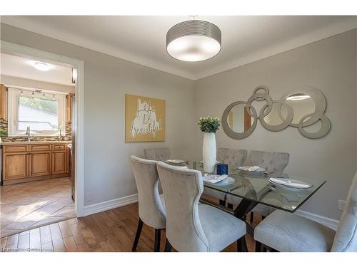 2165 Meadowbrook Road, Burlington, ON - Indoor Photo Showing Dining Room