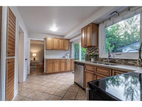 2165 Meadowbrook Road, Burlington, ON - Indoor Photo Showing Kitchen With Double Sink