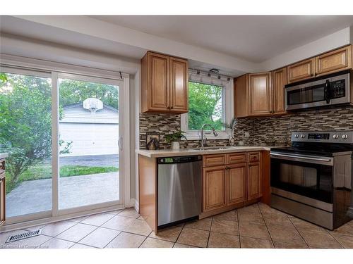 2165 Meadowbrook Road, Burlington, ON - Indoor Photo Showing Kitchen