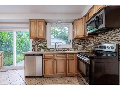 2165 Meadowbrook Road, Burlington, ON - Indoor Photo Showing Kitchen