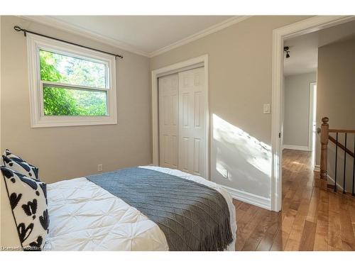 2165 Meadowbrook Road, Burlington, ON - Indoor Photo Showing Bedroom