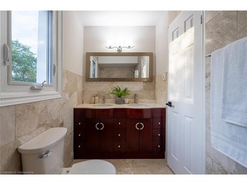 2165 Meadowbrook Road, Burlington, ON - Indoor Photo Showing Bathroom