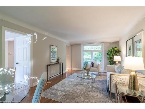 2165 Meadowbrook Road, Burlington, ON - Indoor Photo Showing Living Room