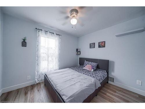 36 Kerr Street, Cambridge, ON - Indoor Photo Showing Bedroom