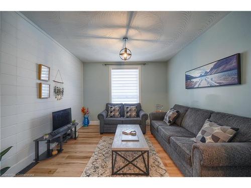 36 Kerr Street, Cambridge, ON - Indoor Photo Showing Living Room