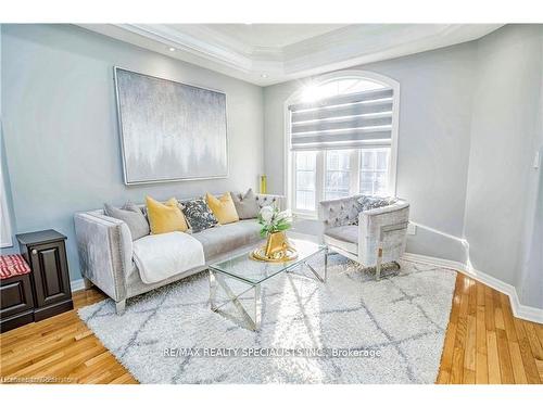 2085 Ashmore Drive, Oakville, ON - Indoor Photo Showing Living Room