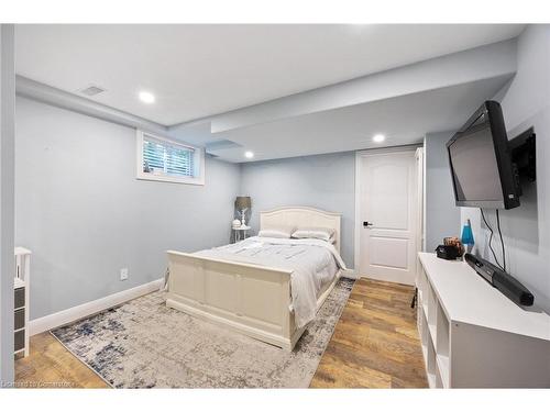 1958 Forest Valley Drive, Innisfil, ON - Indoor Photo Showing Bedroom