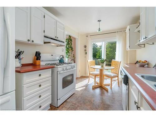 198 Martindale Crescent, Brampton, ON - Indoor Photo Showing Kitchen