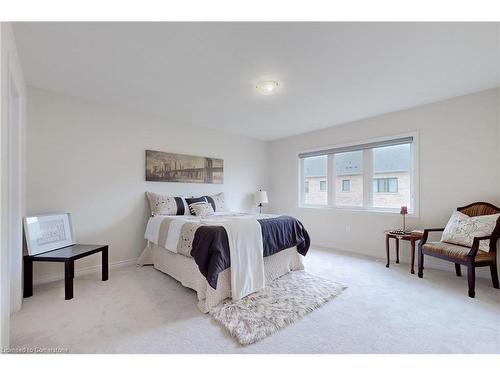 32 Sugarmay Avenue Avenue, Thorold, ON - Indoor Photo Showing Bedroom