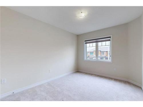 32 Sugarmay Avenue Avenue, Thorold, ON - Indoor Photo Showing Other Room