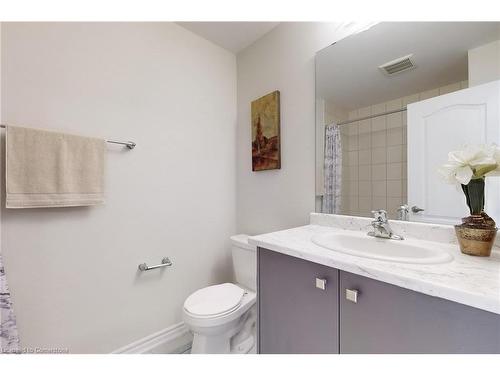 32 Sugarmay Avenue Avenue, Thorold, ON - Indoor Photo Showing Bathroom