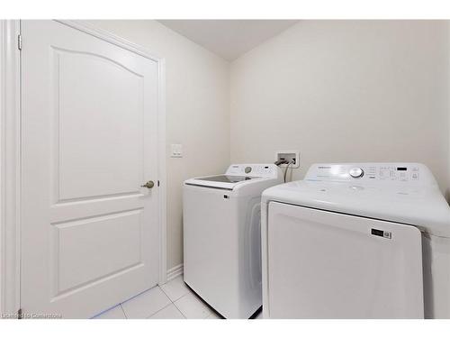 32 Sugarmay Avenue Avenue, Thorold, ON - Indoor Photo Showing Laundry Room