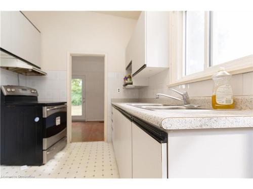 32 Pynford Crescent, Toronto, ON - Indoor Photo Showing Kitchen