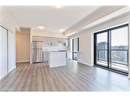 1502-15 Queen Street S, Hamilton, ON - Indoor Photo Showing Kitchen