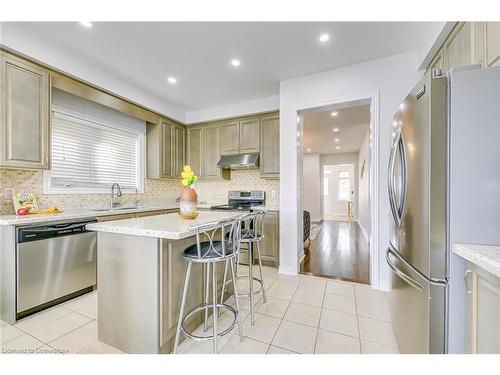 199 Mcknight Avenue, Waterdown, ON - Indoor Photo Showing Kitchen With Upgraded Kitchen