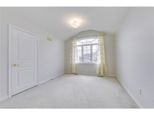 199 Mcknight Avenue, Waterdown, ON - Indoor Photo Showing Other Room