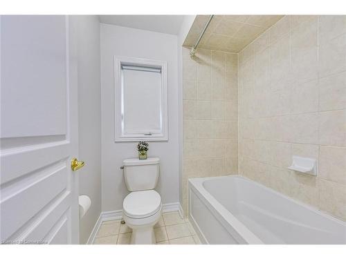 199 Mcknight Avenue, Waterdown, ON - Indoor Photo Showing Bathroom