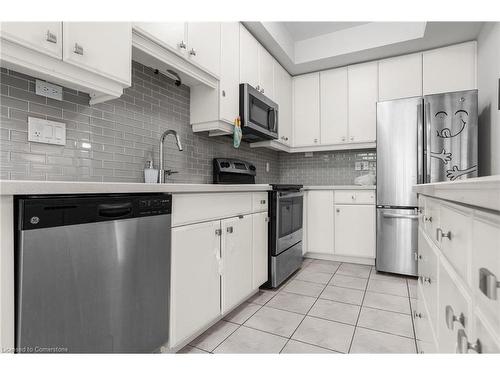 49 Burley Lane, Hamilton, ON - Indoor Photo Showing Kitchen With Stainless Steel Kitchen With Upgraded Kitchen