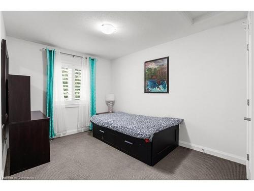 49 Burley Lane, Hamilton, ON - Indoor Photo Showing Bedroom