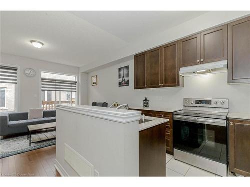 89 Finegan Circle, Brampton, ON - Indoor Photo Showing Kitchen