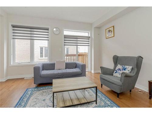 89 Finegan Circle, Brampton, ON - Indoor Photo Showing Living Room