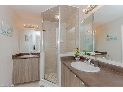 89 Finegan Circle, Brampton, ON - Indoor Photo Showing Bathroom